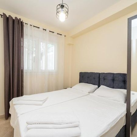 Thea Apartments Nea Iraklitsa Exterior photo