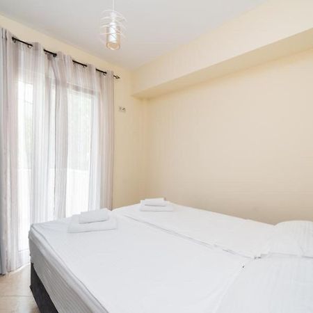 Thea Apartments Nea Iraklitsa Exterior photo